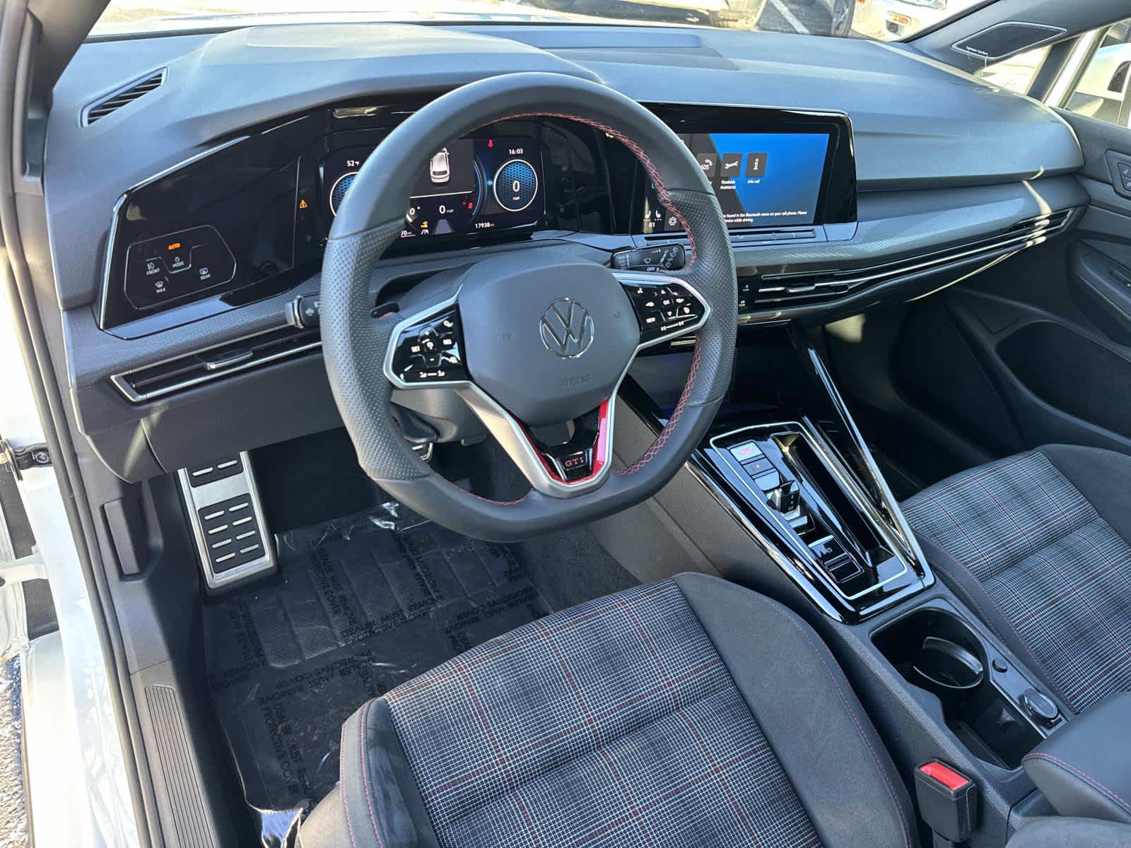 2024 Volkswagen Golf GTI SE